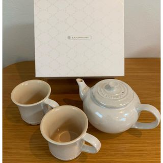 ルクルーゼ(LE CREUSET)の✨✨ル・クルーゼ　ティーポットandマグ2個セット❤️(食器)