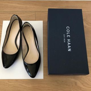 コールハーン(Cole Haan)の一度のみ使用　梅雨時期に！ウォータープルーフ エナメル　パンプス　ブラック(ハイヒール/パンプス)