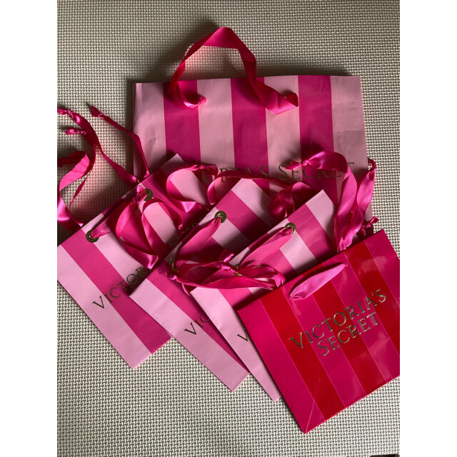 Victoria's Secret(ヴィクトリアズシークレット)のビクトリアシークレット　ショッピングバッグ　5セット レディースのバッグ(ショップ袋)の商品写真