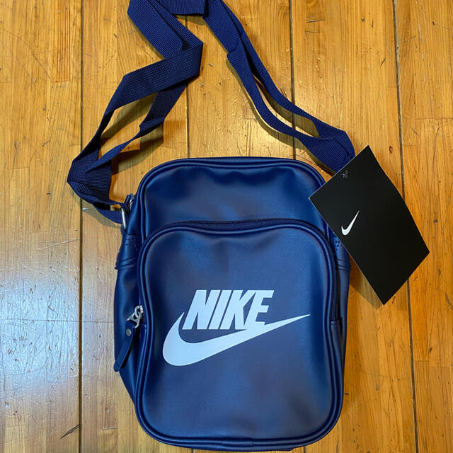 NIKE(ナイキ)のナイキ　ショルダーバッグ メンズのバッグ(ショルダーバッグ)の商品写真