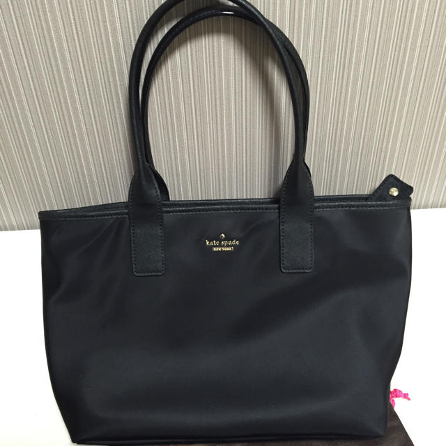 kate spade new york(ケイトスペードニューヨーク)のkate spade classic nylonシリーズ トートバッグ レディースのバッグ(トートバッグ)の商品写真