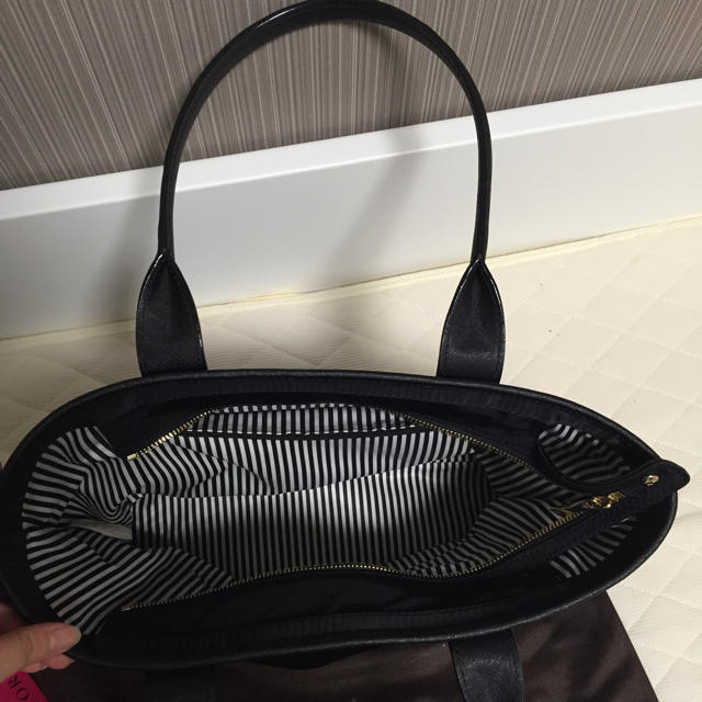 kate spade new york(ケイトスペードニューヨーク)のkate spade classic nylonシリーズ トートバッグ レディースのバッグ(トートバッグ)の商品写真