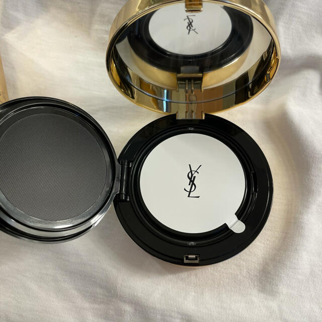 Yves Saint Laurent Beaute(イヴサンローランボーテ)のイブサンローラン　クッションファンデ コスメ/美容のベースメイク/化粧品(ファンデーション)の商品写真