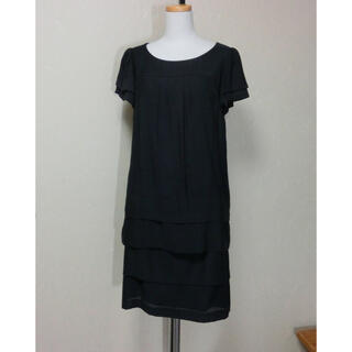 インディヴィ(INDIVI)のINDIVI インディヴィ　黒でインナードレスを組み合わた半袖ワンピース 40(ひざ丈ワンピース)