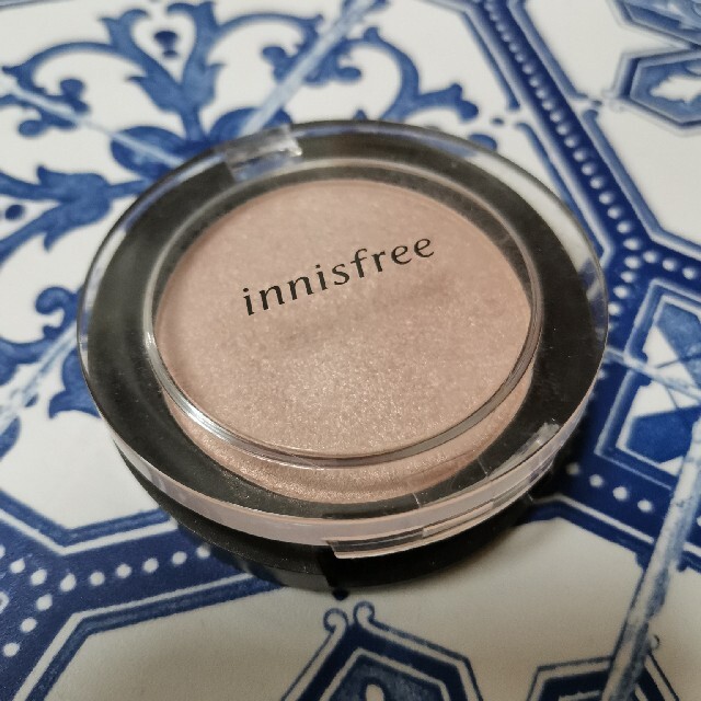 Innisfree(イニスフリー)のイニスフリー　オーロラシマー　ハイライター コスメ/美容のベースメイク/化粧品(フェイスカラー)の商品写真