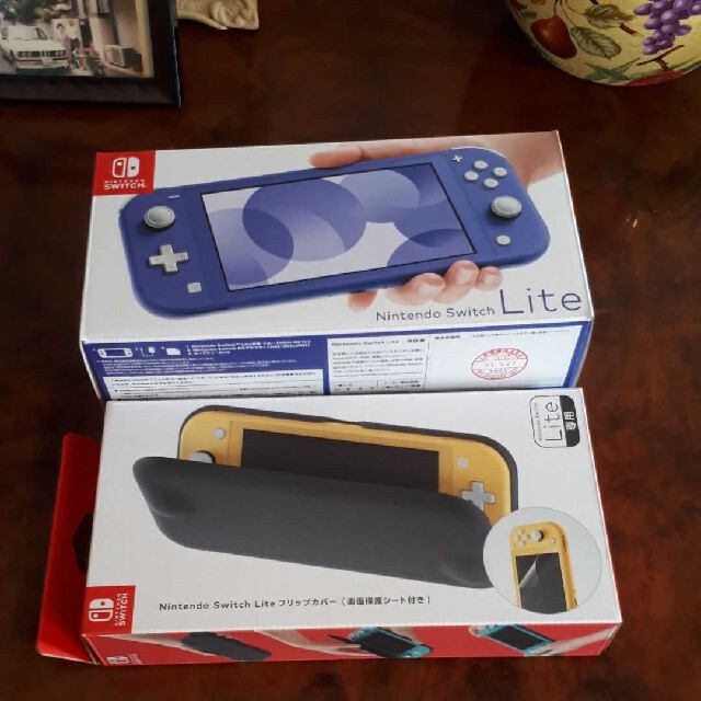 ニンテンドウスイッチライト新色