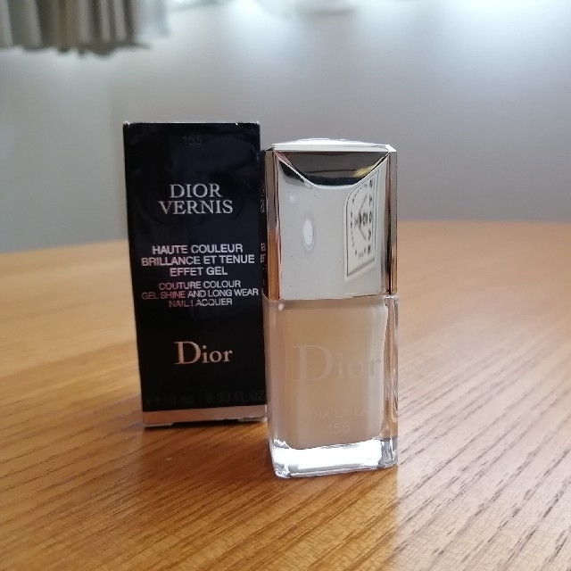 Christian Dior(クリスチャンディオール)の【専用】マニキュア　DIOR VERNIS  155 コスメ/美容のネイル(マニキュア)の商品写真