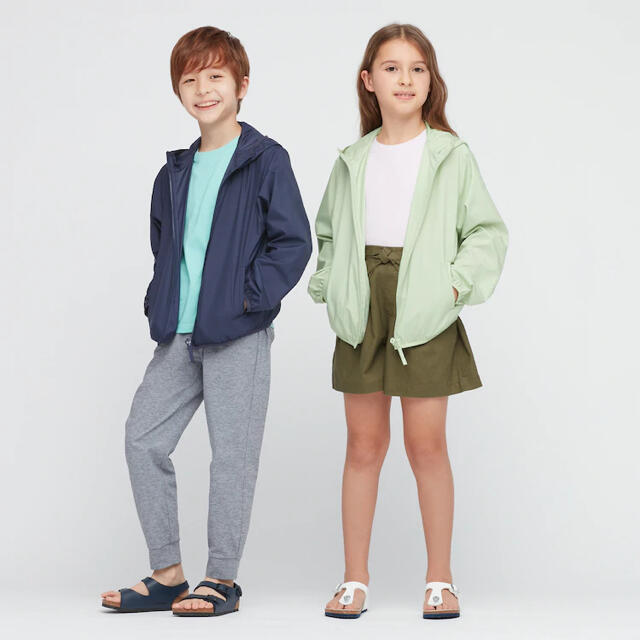 UNIQLO 130 ポケッタブルUVカットパーカ