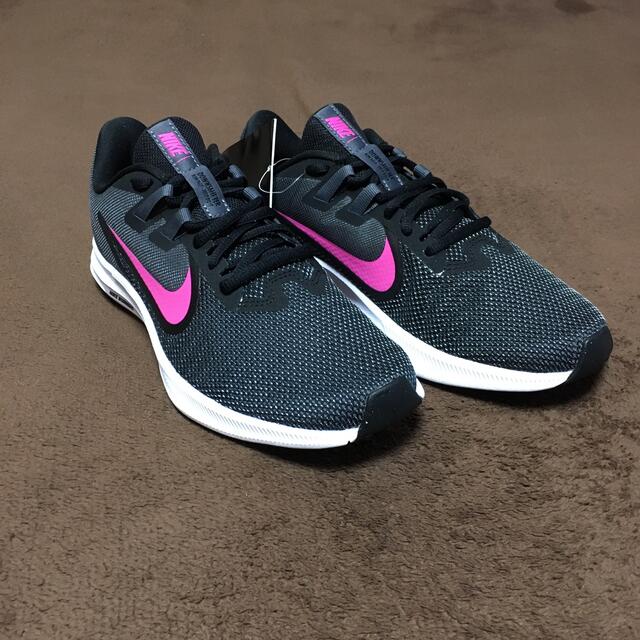 NIKE ナイキ スニーカー 29.5cm グレーx黒xピンク