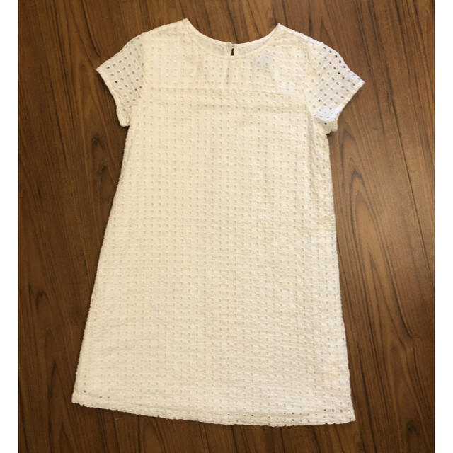 GAP Kids(ギャップキッズ)のGap Kids 白ワンピース　130 キッズ/ベビー/マタニティのキッズ服女の子用(90cm~)(ワンピース)の商品写真