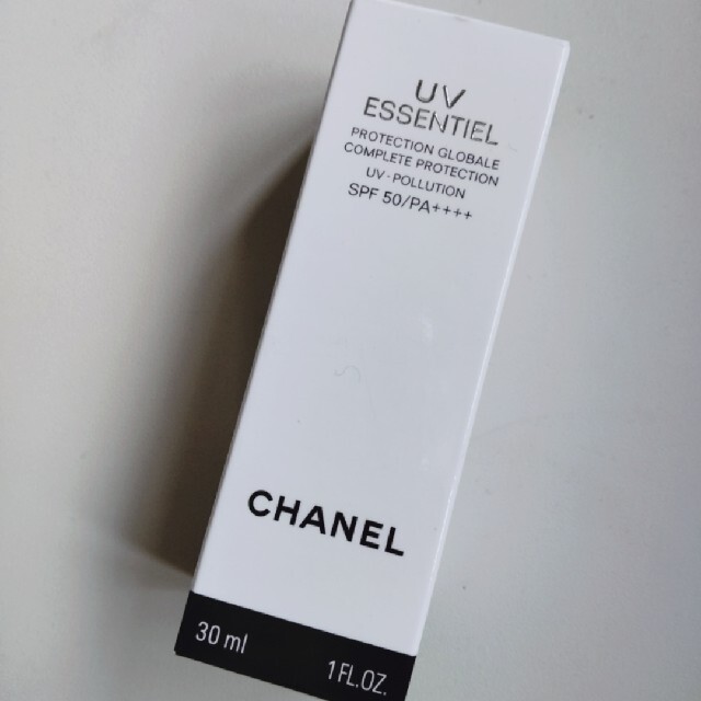 CHANEL(シャネル)のCHANEL  UVエサンシエル コンプリート SPF50/PA++++ コスメ/美容のボディケア(日焼け止め/サンオイル)の商品写真