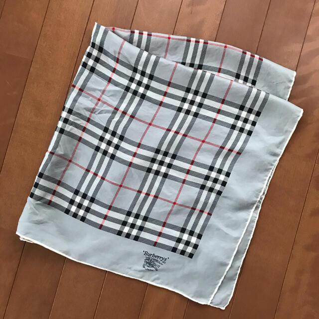 BURBERRY(バーバリー)のBurberry シルクスカーフ　グレー レディースのファッション小物(バンダナ/スカーフ)の商品写真