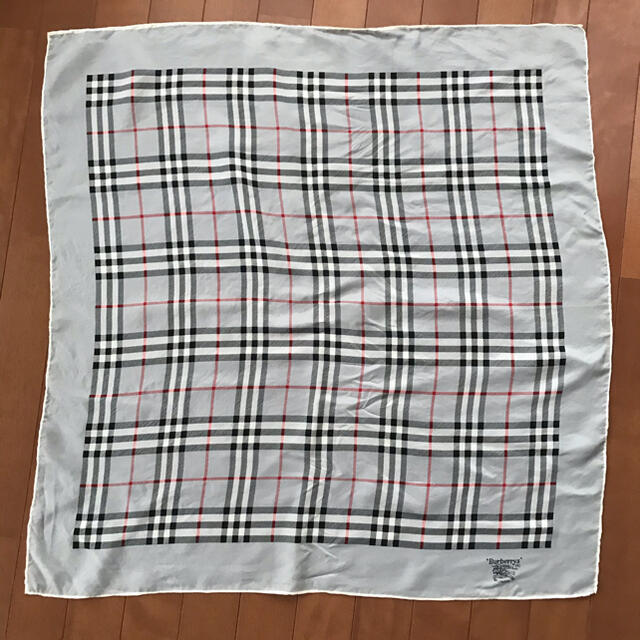 BURBERRY(バーバリー)のBurberry シルクスカーフ　グレー レディースのファッション小物(バンダナ/スカーフ)の商品写真