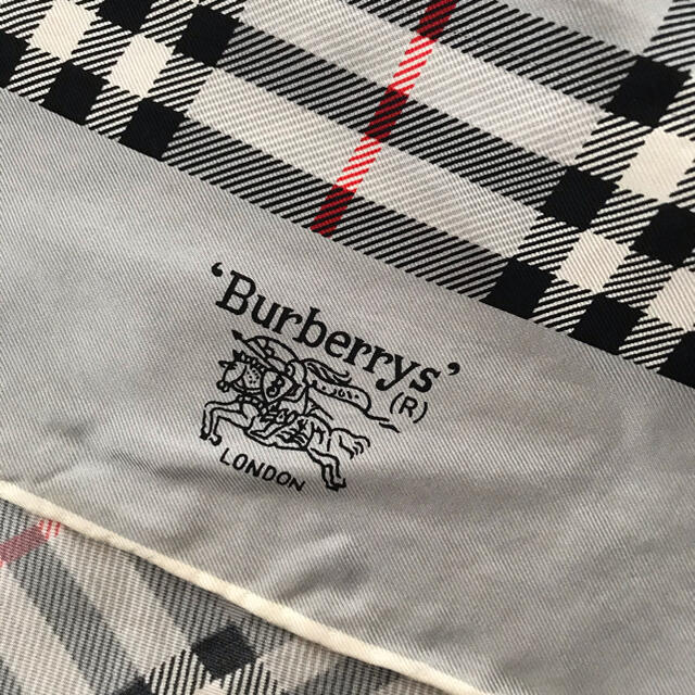 BURBERRY(バーバリー)のBurberry シルクスカーフ　グレー レディースのファッション小物(バンダナ/スカーフ)の商品写真