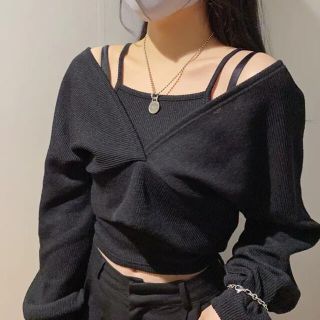 マウジー(moussy)のブラック　ニット　トップス(カットソー(長袖/七分))