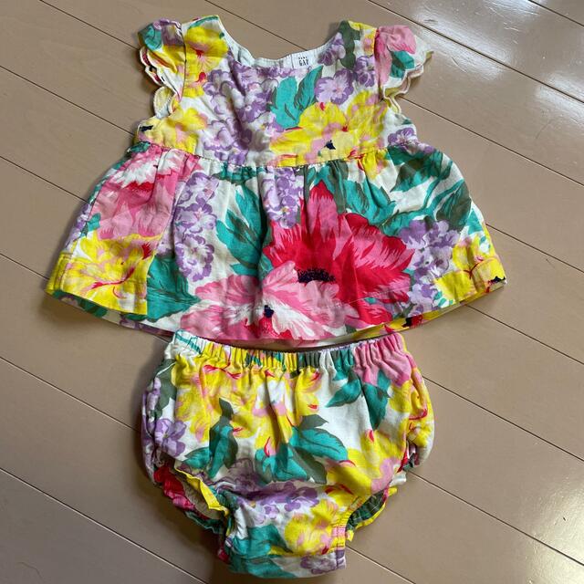 GAP(ギャップ)のbaby GAP 花柄セットアップ　80センチ キッズ/ベビー/マタニティのベビー服(~85cm)(シャツ/カットソー)の商品写真