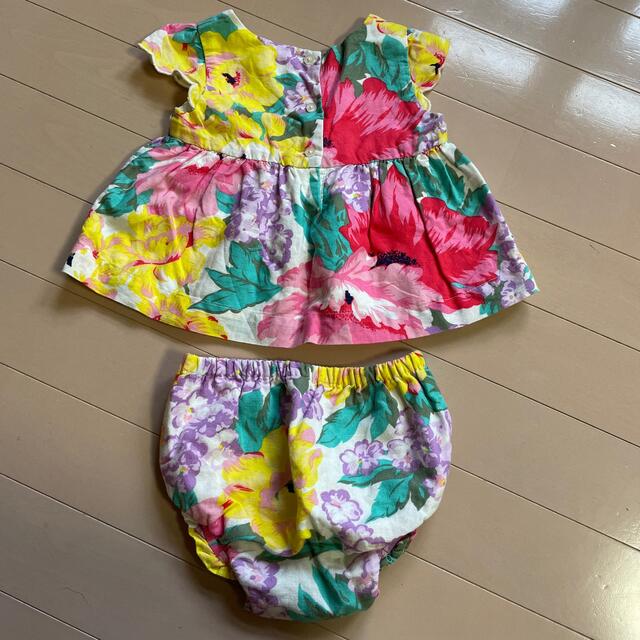 GAP(ギャップ)のbaby GAP 花柄セットアップ　80センチ キッズ/ベビー/マタニティのベビー服(~85cm)(シャツ/カットソー)の商品写真