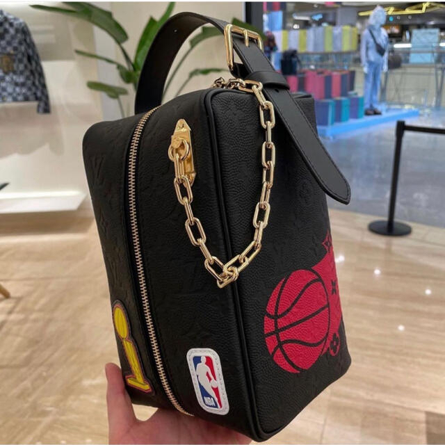 激レア！【新品・未使用】ルイ・ヴィトン×NBA クロークルーム M58515 ...