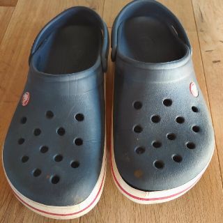 クロックス(crocs)のクロックス　ネイビーサンダル(サンダル)