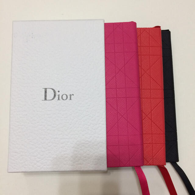 Dior(ディオール)のディオール 手帳 ノベルティー 非売品 未使用  レディースのファッション小物(その他)の商品写真