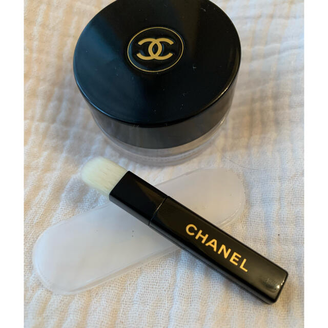 CHANEL(シャネル)のシャネル　グロスルミエール　アイカラー コスメ/美容のベースメイク/化粧品(その他)の商品写真