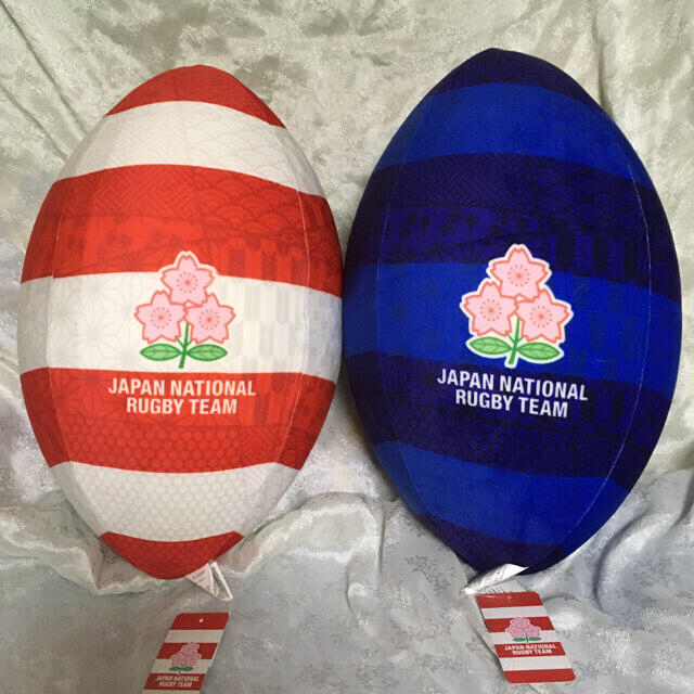 ラグビーボール クッション 新品タグ付き Rwc19 正規品 赤青2種セットの通販 By Leontyne S Shop ラクマ