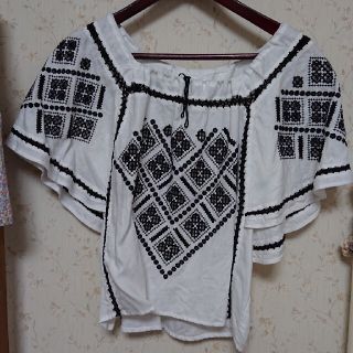 ハグオーワー(Hug O War)のキャンセルのため再出品！！CLOTH & CROSS 刺繍プルオーバー(シャツ/ブラウス(長袖/七分))