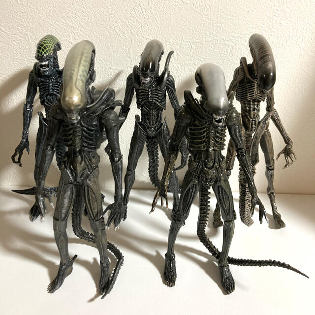 neca エイリアン　5体