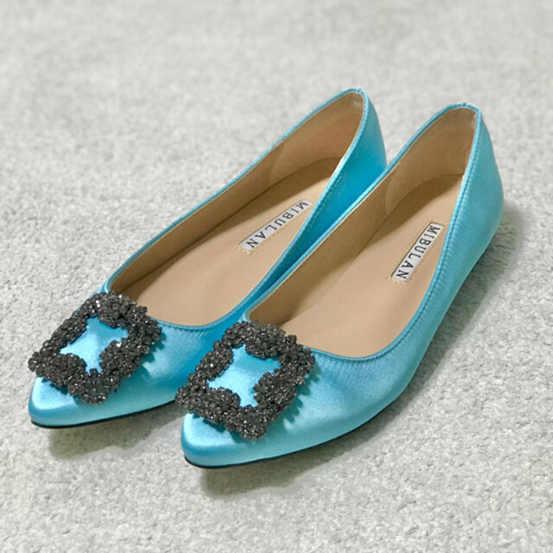 MANOLO BLAHNIK(マノロブラニク)の新品♡キラキラビジュー♡サテン パンプス♡37 水色 レディースの靴/シューズ(ハイヒール/パンプス)の商品写真