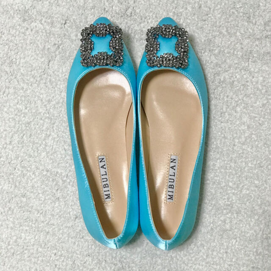 MANOLO BLAHNIK(マノロブラニク)の新品♡キラキラビジュー♡サテン パンプス♡37 水色 レディースの靴/シューズ(ハイヒール/パンプス)の商品写真