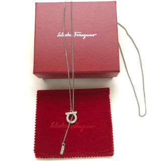 サルヴァトーレフェラガモ(Salvatore Ferragamo)のフェラガモ　ネックレス　シルバー　ガンチーニ　Ferragamo(ネックレス)