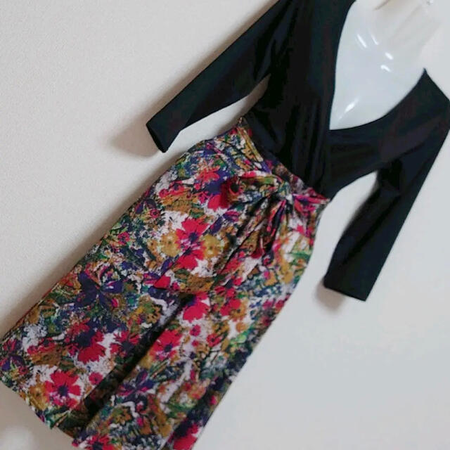 【MARTHA】カシュクール花柄ワンピース(M) レディースのワンピース(ひざ丈ワンピース)の商品写真