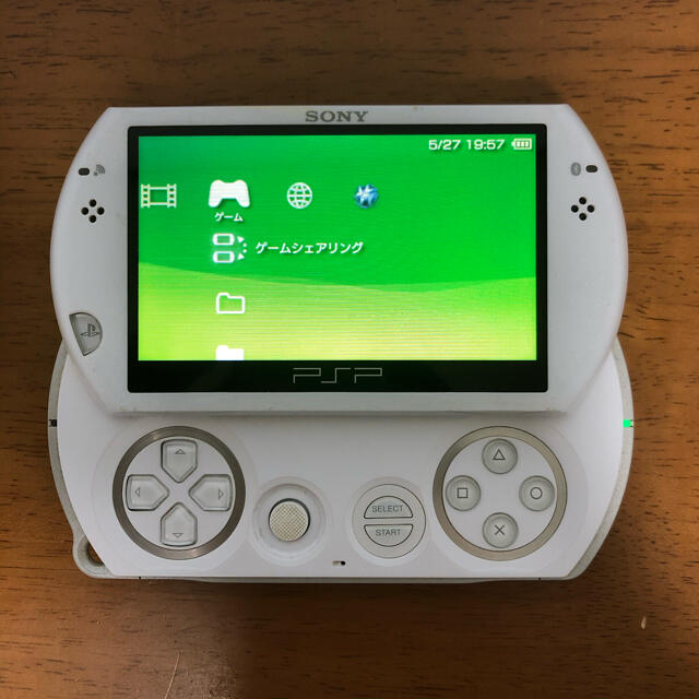 PSP go (PSP-N1000) 本体 & 社外充電ケーブル