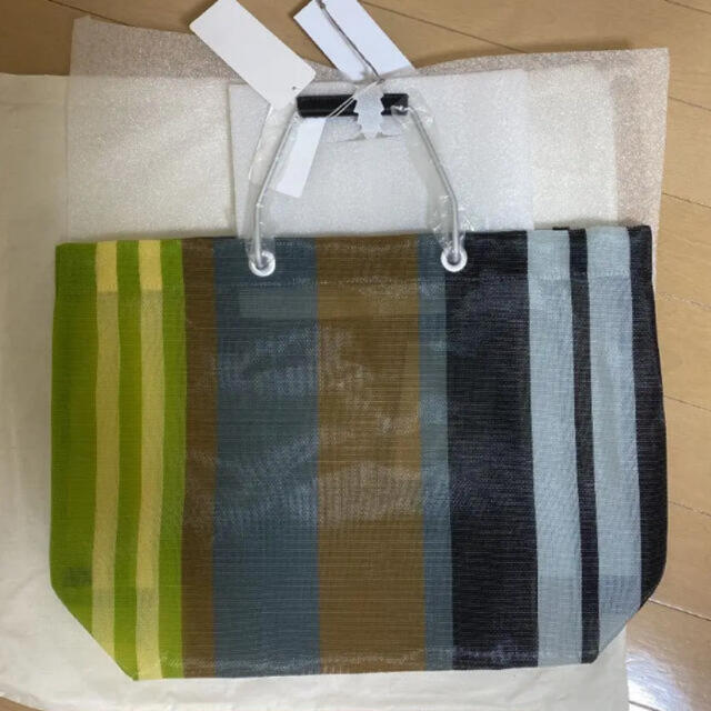 Marni(マルニ)の【mai様専用】MARNI マルニ ストライプバッグ  ソフトベージュ　新品 レディースのバッグ(トートバッグ)の商品写真