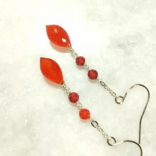 天然石 カーネリアンピアスの通販 by はるみずき3817's shop|ラクマ