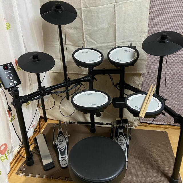 電子ドラム　最終値下げ　美品　人気　Roland TD-1DMK とWペダル付き