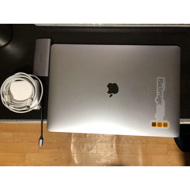 スマホ/家電/カメラMacbook pro 2018 15”