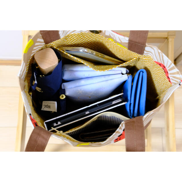 ハンドメイド トートバッグ　ポーチ付き レディースのバッグ(トートバッグ)の商品写真