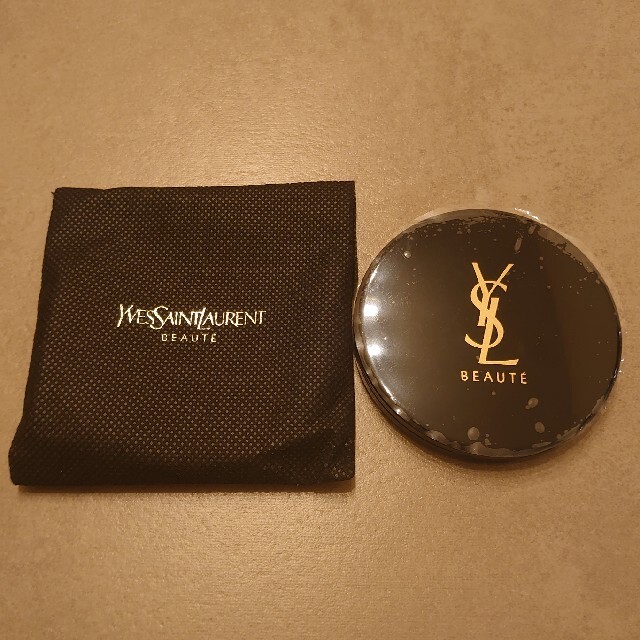 Yves Saint Laurent Beaute(イヴサンローランボーテ)のイヴ・サンローラン ノベルティー スモールミラー レディースのファッション小物(ミラー)の商品写真