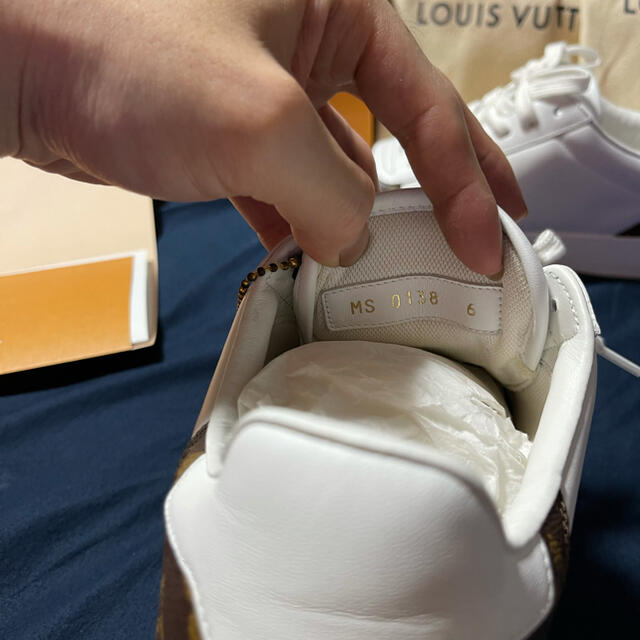 LOUIS VUITTON(ルイヴィトン)のルイヴィトン　スニーカー　新品未使用 メンズの靴/シューズ(スニーカー)の商品写真