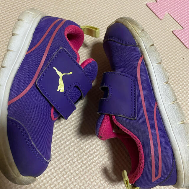 PUMA(プーマ)のプーマ　紫ピンク キッズ/ベビー/マタニティのキッズ靴/シューズ(15cm~)(スニーカー)の商品写真