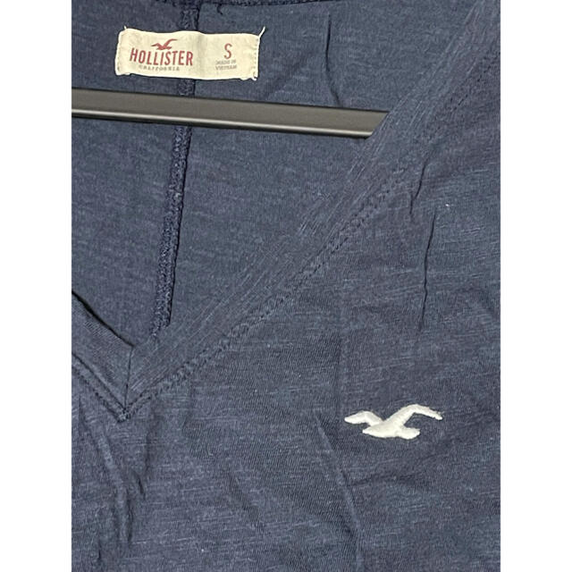 Hollister(ホリスター)のVネック　Tシャツ レディースのトップス(Tシャツ(半袖/袖なし))の商品写真