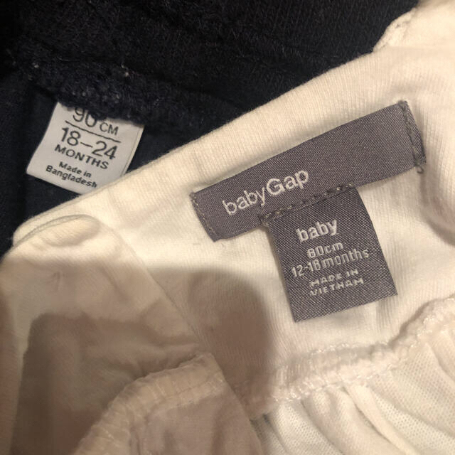 babyGAP(ベビーギャップ)のベビーギャップ　GAP 90 白レースハーフスリーブ　ジーンズ　90サイズ　2点 キッズ/ベビー/マタニティのキッズ服女の子用(90cm~)(Tシャツ/カットソー)の商品写真