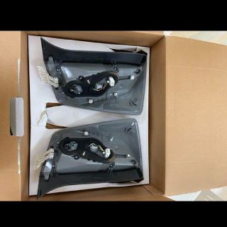 トヨタ - プリウス30 純正後期テールランプ 寒冷地仕様 リアフォグ付き