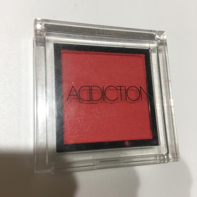 ADDICTION(アディクション)のアディクション　細かーい少しのラメが散りばめられた　オレンジ系レッド コスメ/美容のベースメイク/化粧品(アイシャドウ)の商品写真