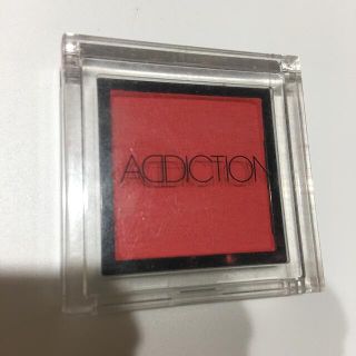 アディクション(ADDICTION)のアディクション　細かーい少しのラメが散りばめられた　オレンジ系レッド(アイシャドウ)