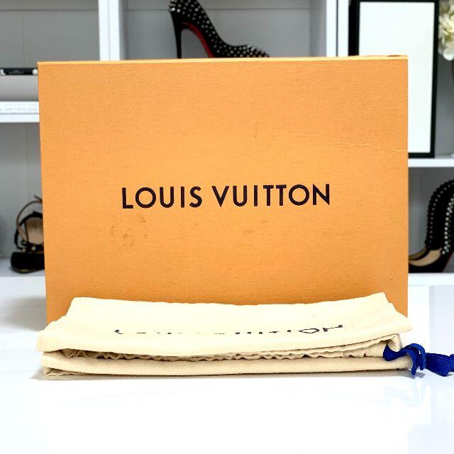 LOUIS VUITTON(ルイヴィトン)の2496 美品 ヴィトン モノグラム スエード ショートブーツ 黒 17年製 レディースの靴/シューズ(ブーツ)の商品写真