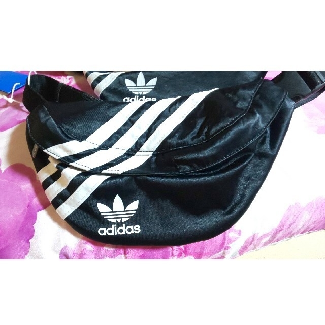 adidas(アディダス)のあいゆ様専用🎵 アディダス オリジナルス ウエストバック💫ブラック  メンズのバッグ(ウエストポーチ)の商品写真