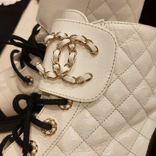CHANEL レースアップ ブーツ 37.5 白 黒 シャネル スニーカー
