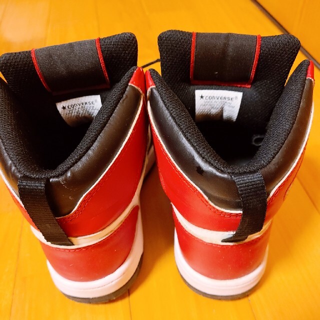 CONVERSE(コンバース)のコンバース　ハイカットスニーカー　23.5cm　赤　レッド メンズの靴/シューズ(スニーカー)の商品写真